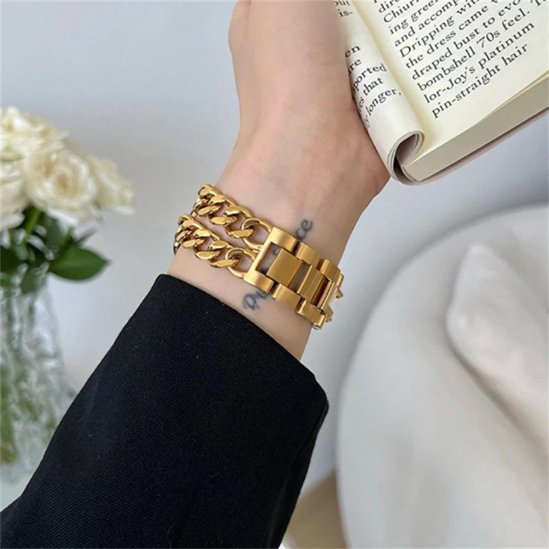 No more basic vibes. Step up your babe game with our premium Babe Bands to elevate your style.   Upgrade your Apple Watch with our Premium Double Chain Stainless Steel Apple Watch Band.  Indulge in the luxury look and feel of our Apple Watch band, crafted from high-quality stainless steel in an elegant chunky double chain style. 